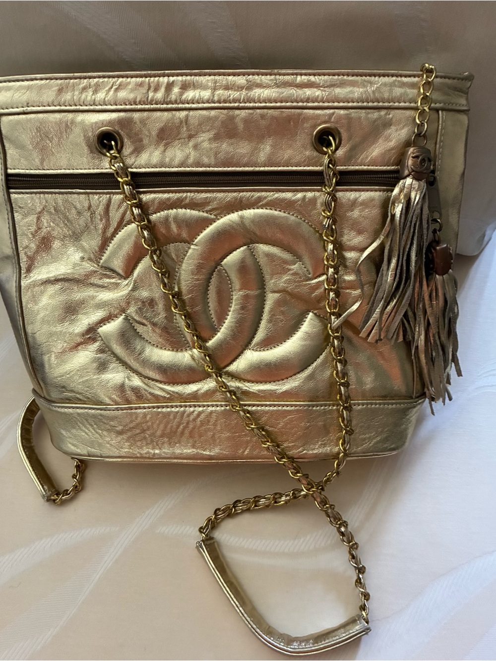 Vintage FAUX CC Metallic Gold Shoulder Bag with Gold Chain - Picture 5 of 7